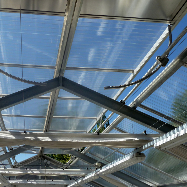 Das Dach eines Gewächshauses